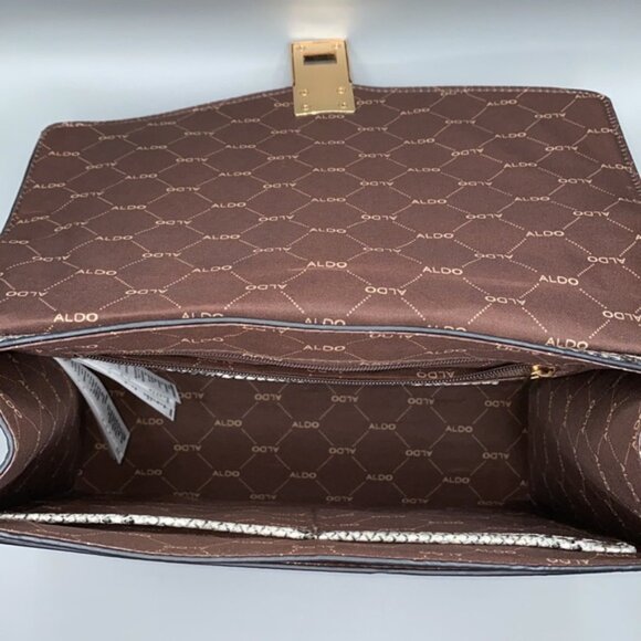 Green faux snakeskin handbag (scarf not included) - Picture 6 of 6